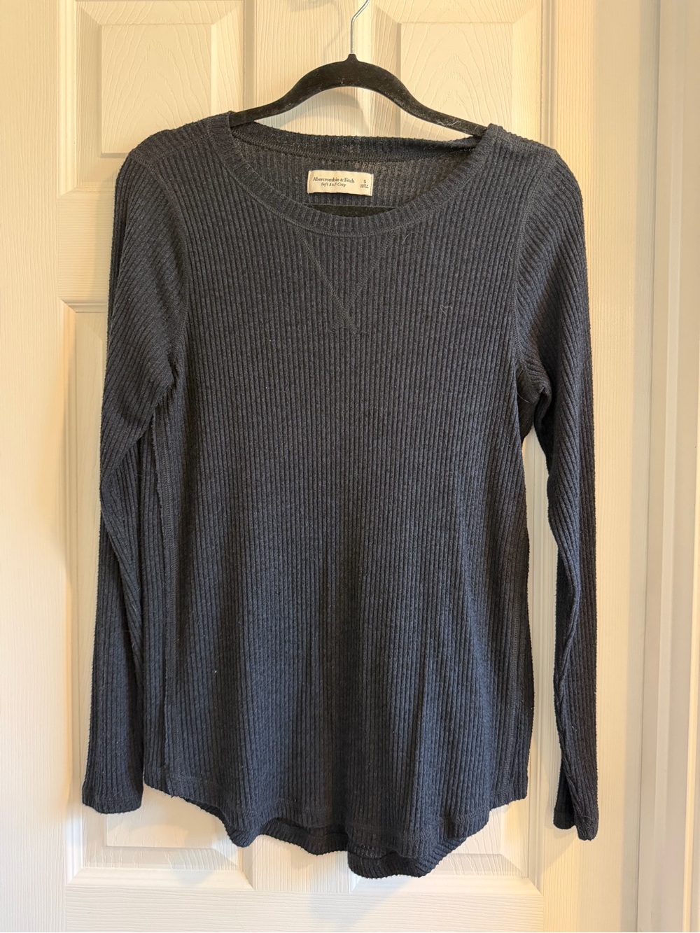 Abercrombie & Fitch Ribbed Long Sleeve Tee in Black